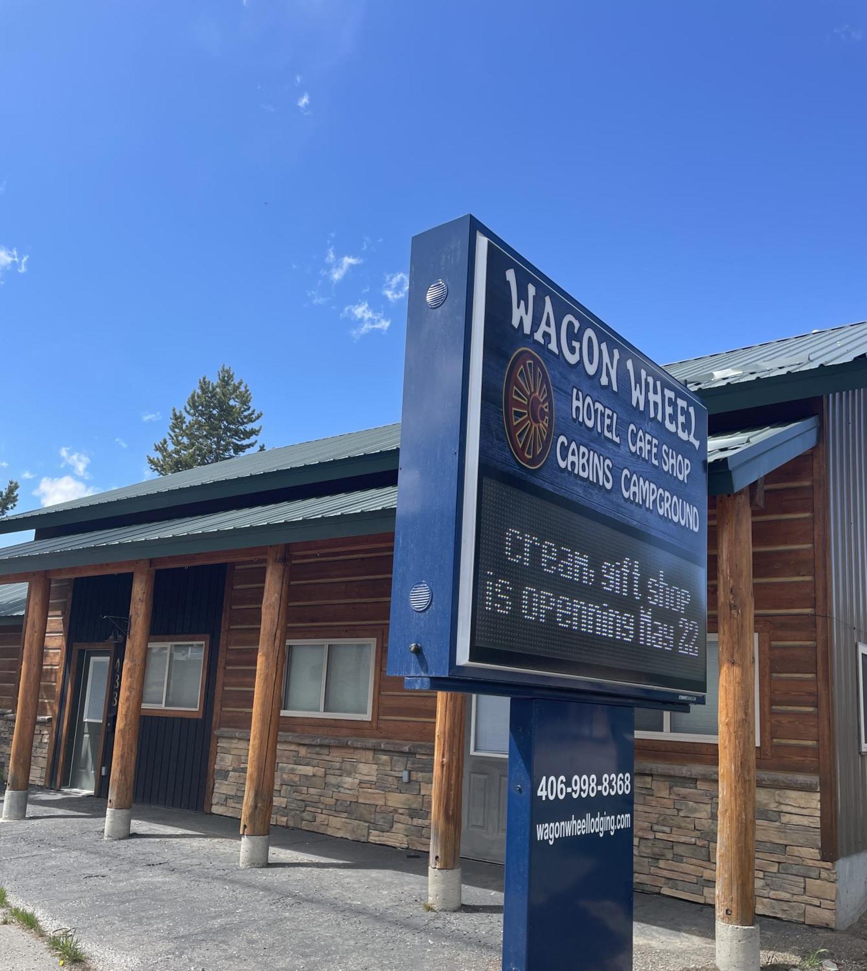 Wagon Wheel Hotel Уест Йелоустоун Екстериор снимка
